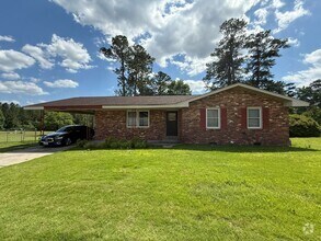 Building Photo - 2516 Meadowbrook Dr