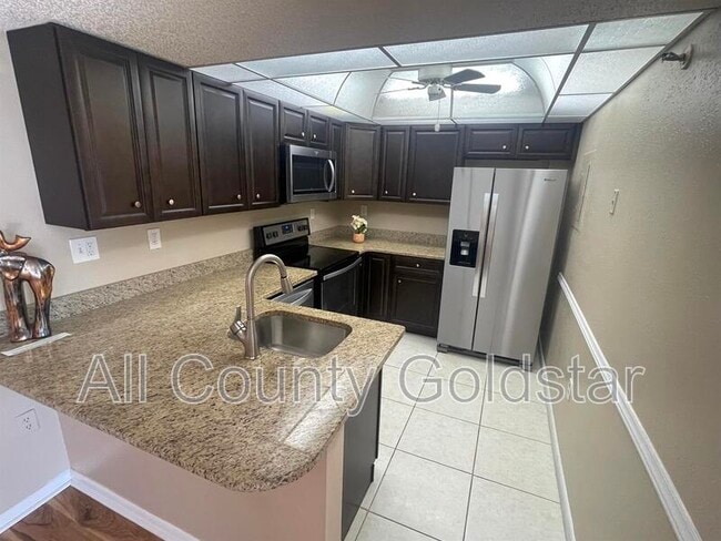 Foto del edificio - 21405 Olean Blvd