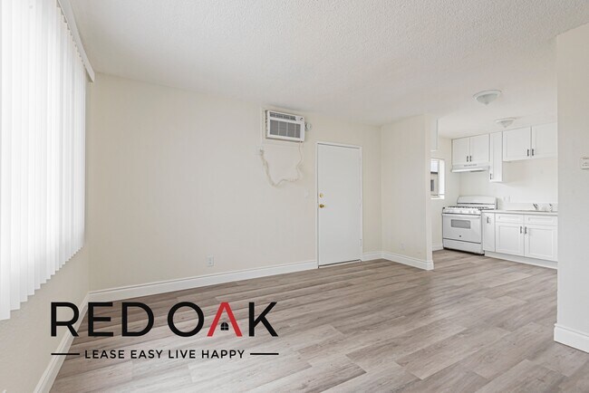 Foto del edificio - Lovely and Welcoming Top Floor One Bedroom...