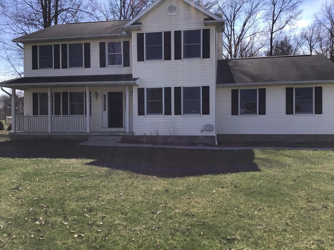 101 Zachary Drive House Rental in Granville, OH
