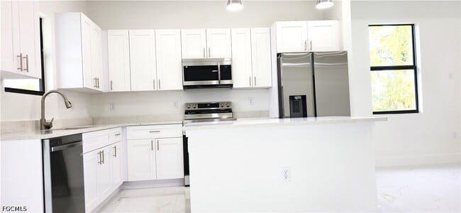 Building Photo - 13480 Drysdale Ave