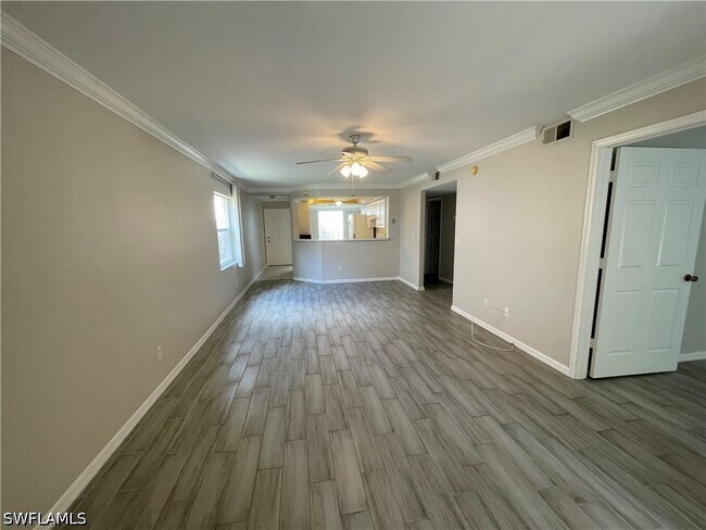 Foto del edificio - 26741 Little John Ct