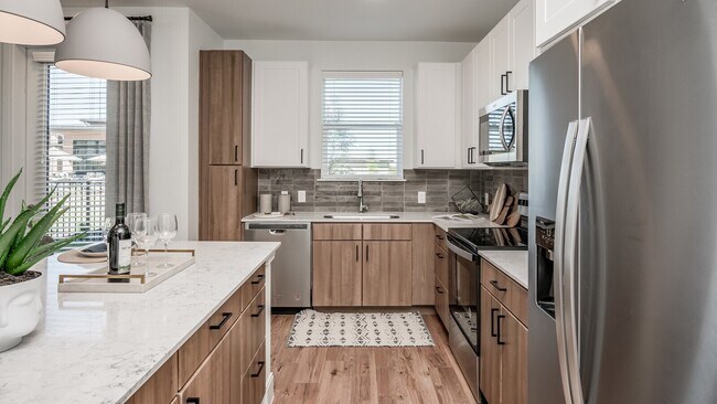 Building Photo - Discover Luxury in Motion