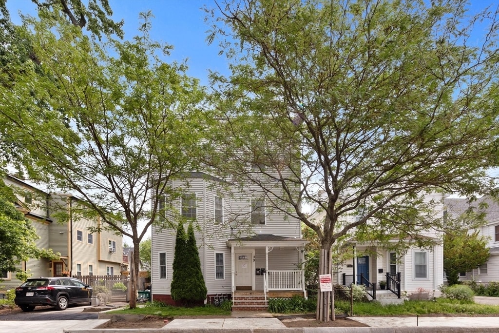 Primary Photo - 39 Montgomery St