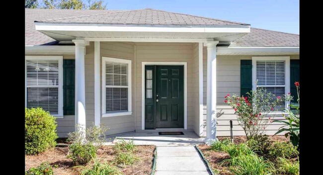Foto del edificio - Bright and spacious home in Eagle Point!