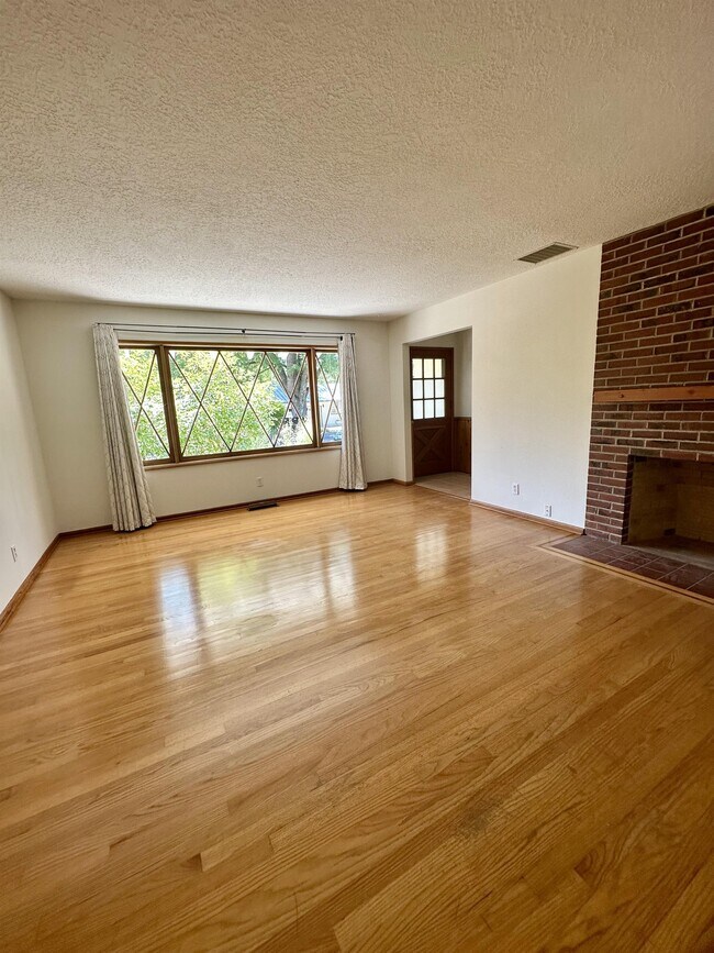 Foto del edificio - 6645 SW Peyton Rd