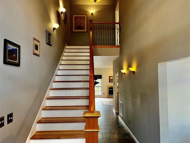 Building Photo - 12013 Fitzhugh Pl