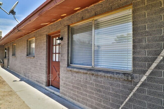 Foto del edificio - 2323 S College Ave