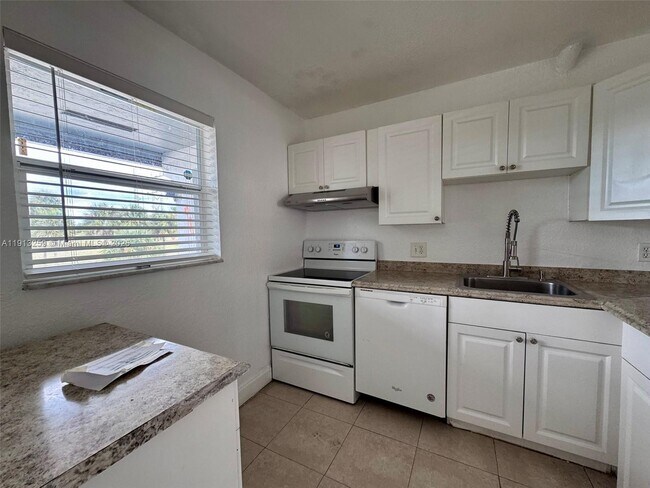 Foto del edificio - 7320 NW 85th Ct