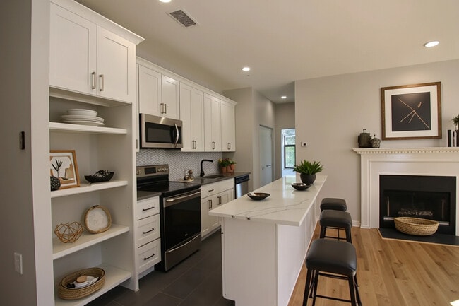 Foto del edificio - 151 W Brookline St