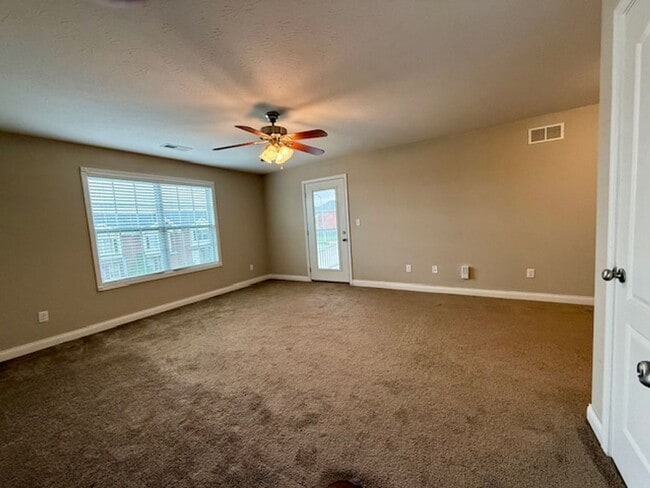 Building Photo - 272 Audley Ave