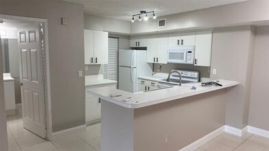 Building Photo - 2600 S University Dr