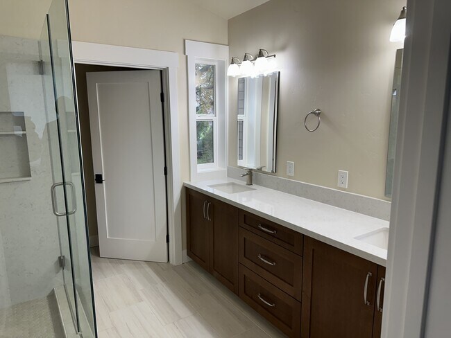 Foto del edificio - University View Townhomes