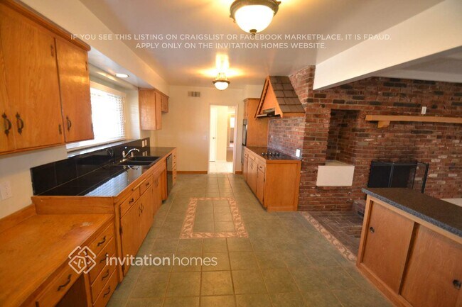 Foto del edificio - 957 N Primrose Ave