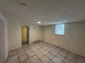 Building Photo - 153 Mellon St