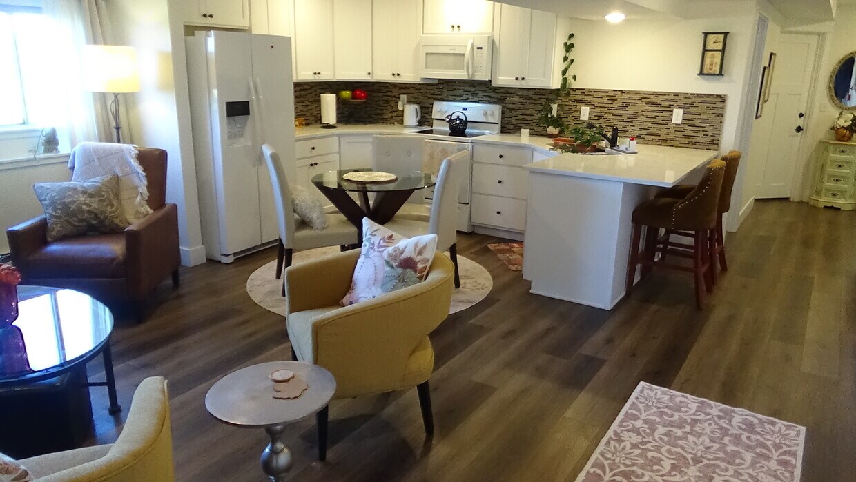 Cocina - 2480 Chama Ave
