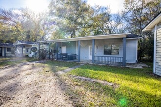 Building Photo - 210 S Plymouth St