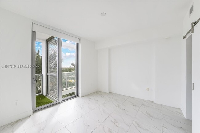 Building Photo - 2000 Metropica Wy