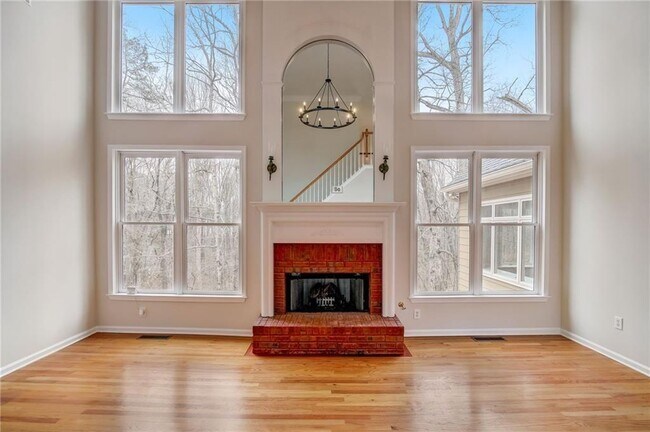 Building Photo - 2740 Stonehill Way
