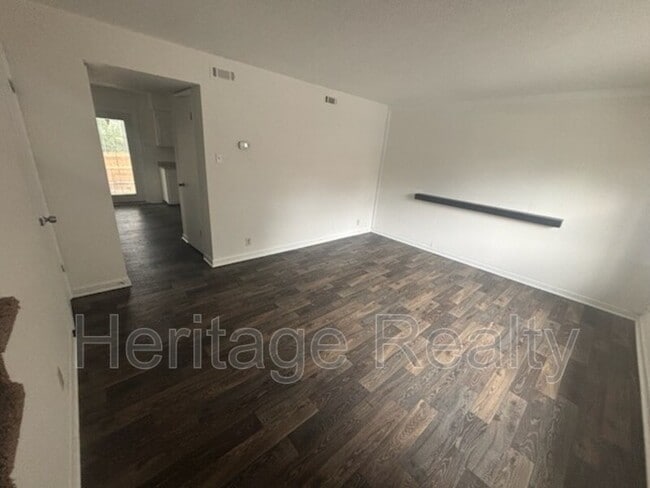Building Photo - 1207 Crest Brook Dr