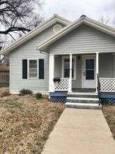 Building Photo - 518 W 13th Ave