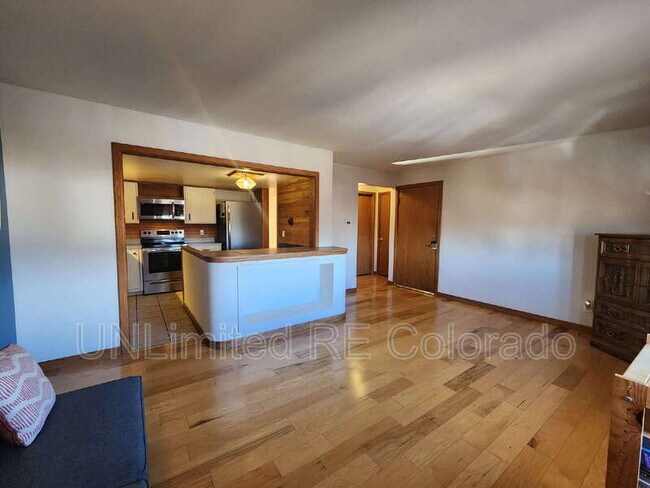 Foto del edificio - 230 S Brentwood St