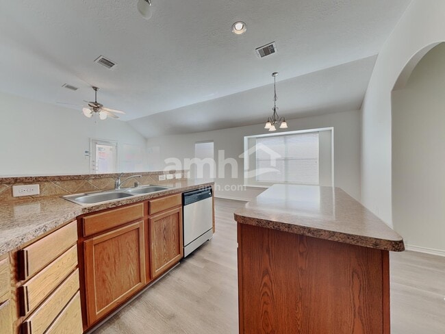 Foto del edificio - 21415 Branchport Dr