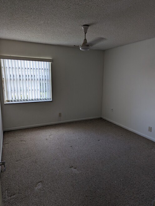 Building Photo - 517 Flanders K