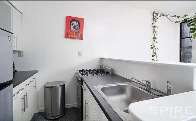 Building Photo - 2 bedroom in New York NY 10009