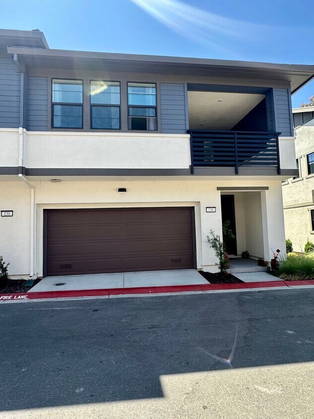 Foto principal - COMING SOON! Niles District 3 Bedroom 2 Ba...