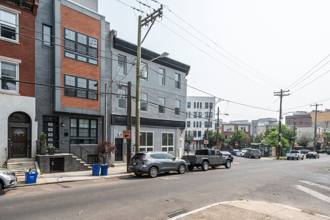 Building Photo - 1801 Poplar St