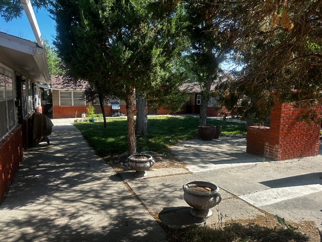 Building Photo - 324 S McKinley St