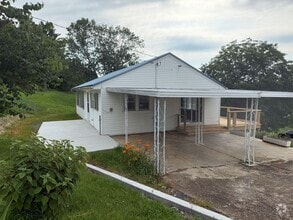 Building Photo - 204 Valley View Dr