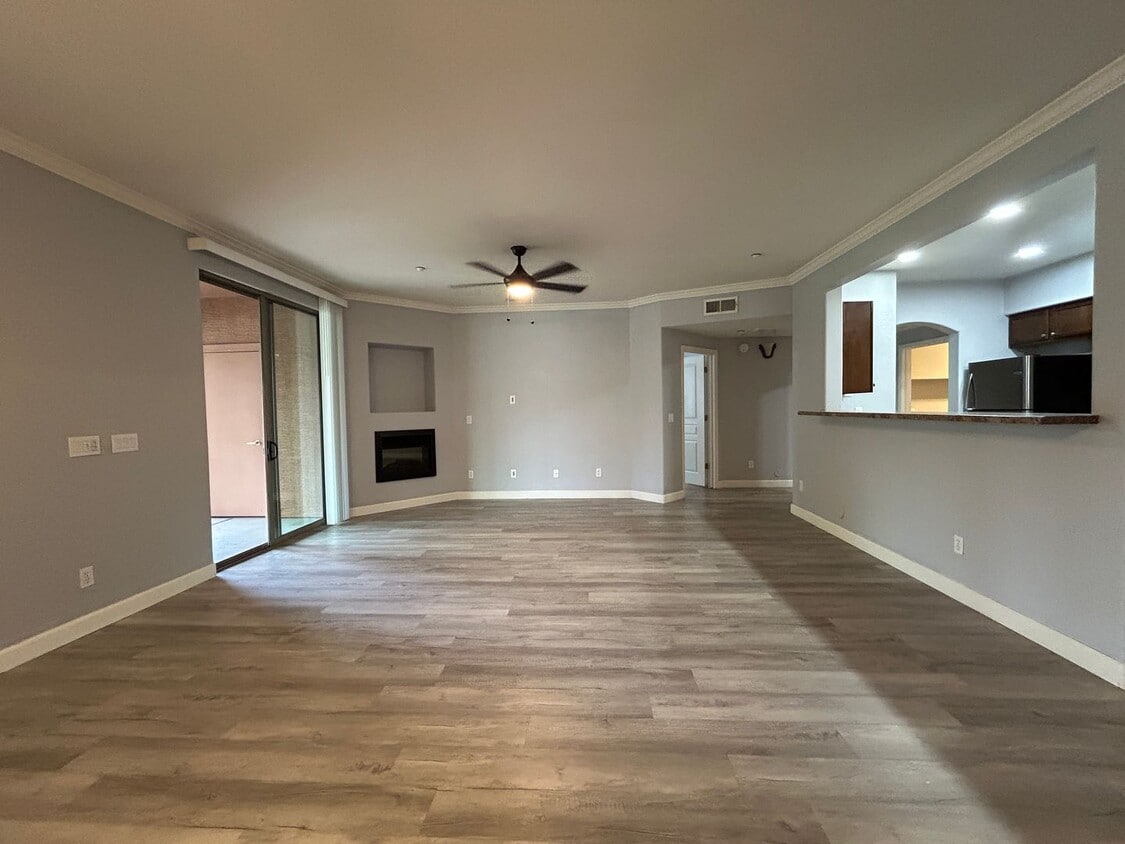 Photo - 955 E. Knox Rd #153