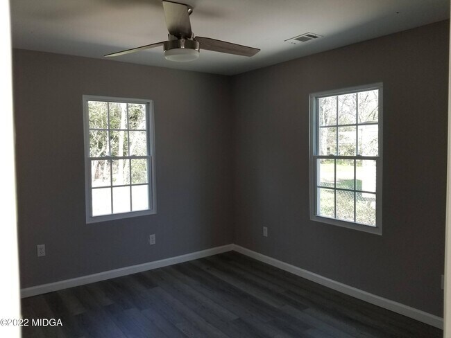 Building Photo - 1225 Schley St