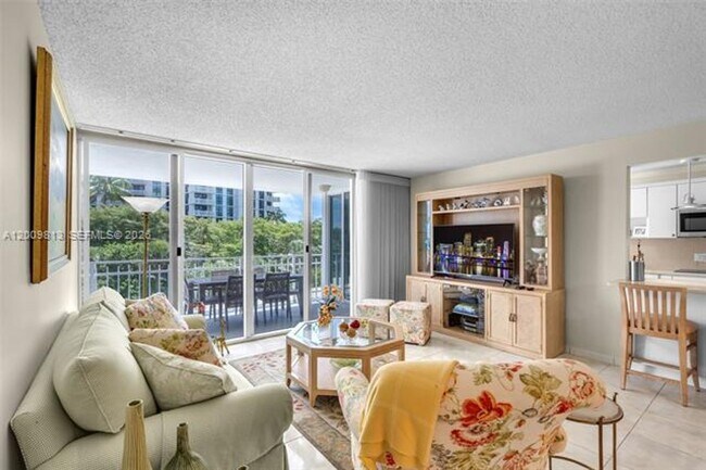 Foto del edificio - 600 Grapetree Dr