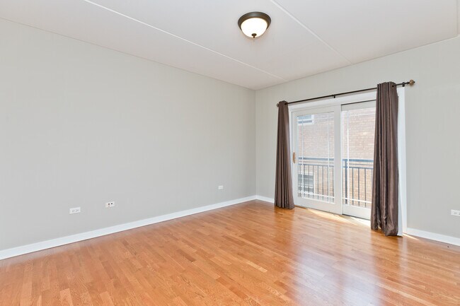 Foto del edificio - 5588 N Lincoln Ave