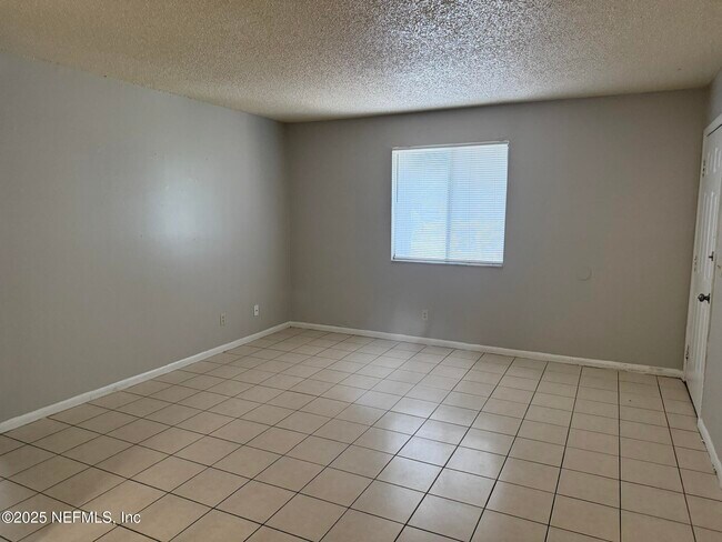 Foto del edificio - 5120 Westchase Ct
