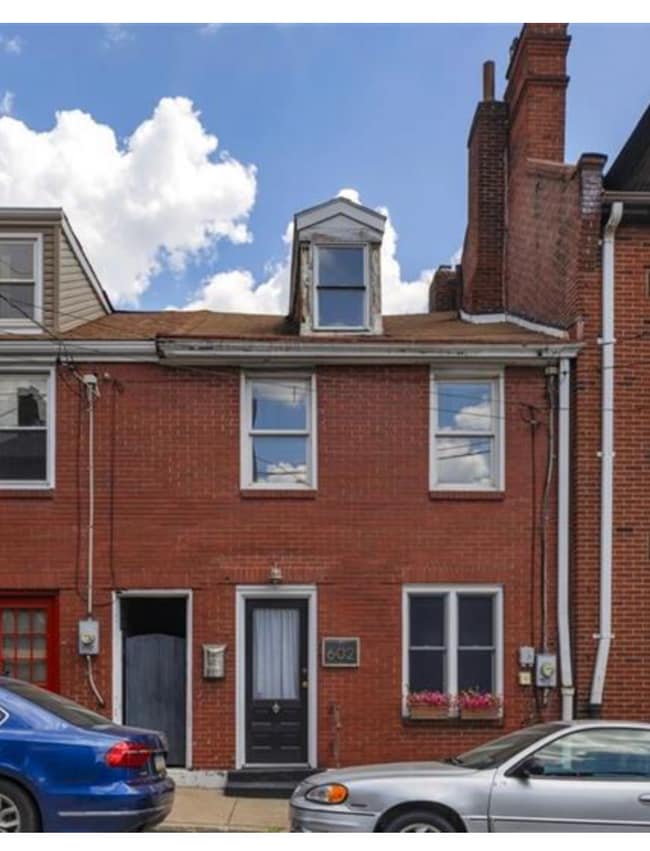 One-of-a-Kind Deutschtown Rental – Smart Design Meets True City Living - One-of-a-Kind Deutschtown Rental – Smart Design Meets True City Living House