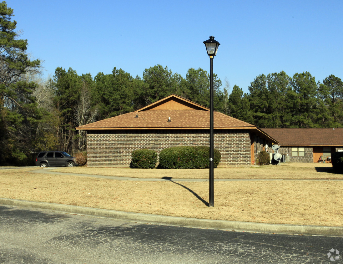 Building Photo - Summer Pine Apartments