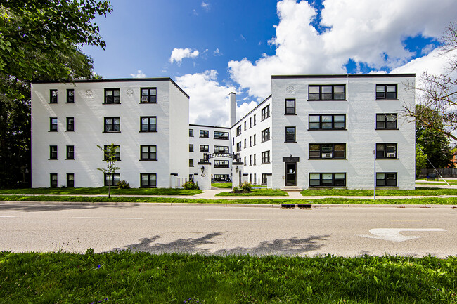 Building Photo - Trafalgar Apartments