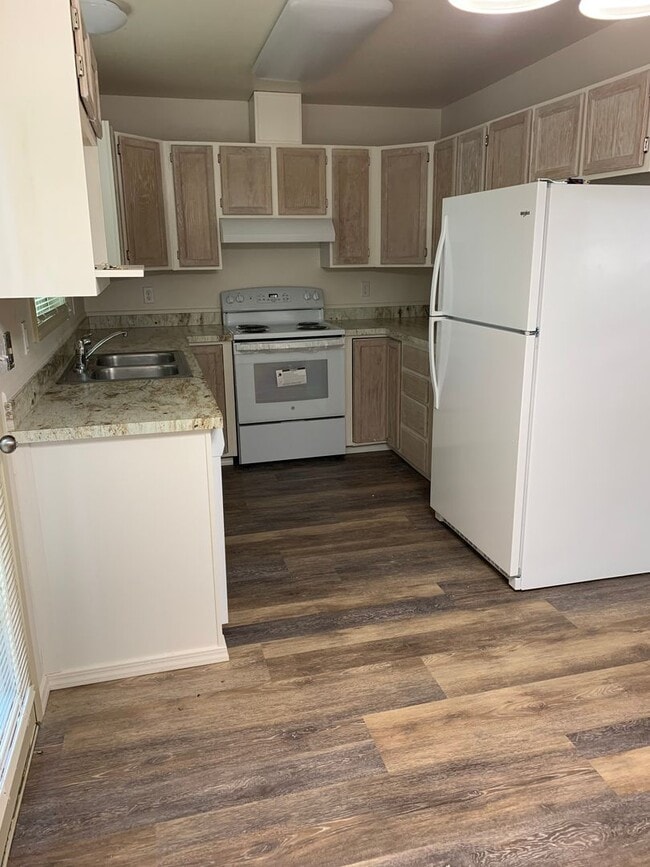 Building Photo - 1701 Elcadore Dr