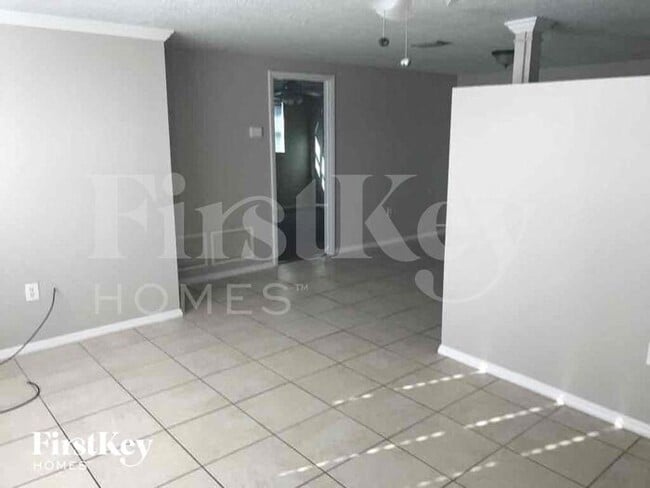 Building Photo - 8733 Roble Way