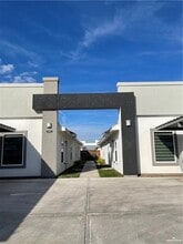 Building Photo - 12 West Dr