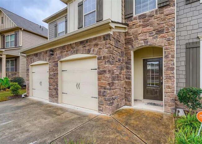 Building Photo - 710 Collingsworth Ln NE