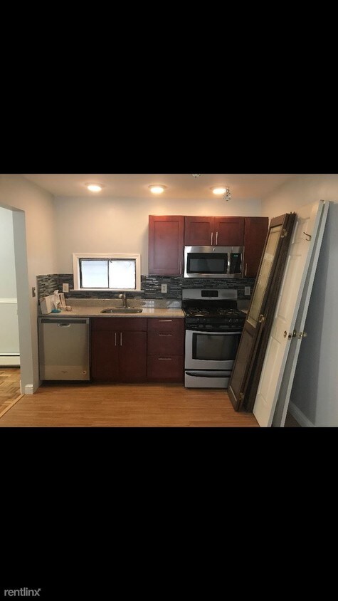 Foto del edificio - 261 Princeton St