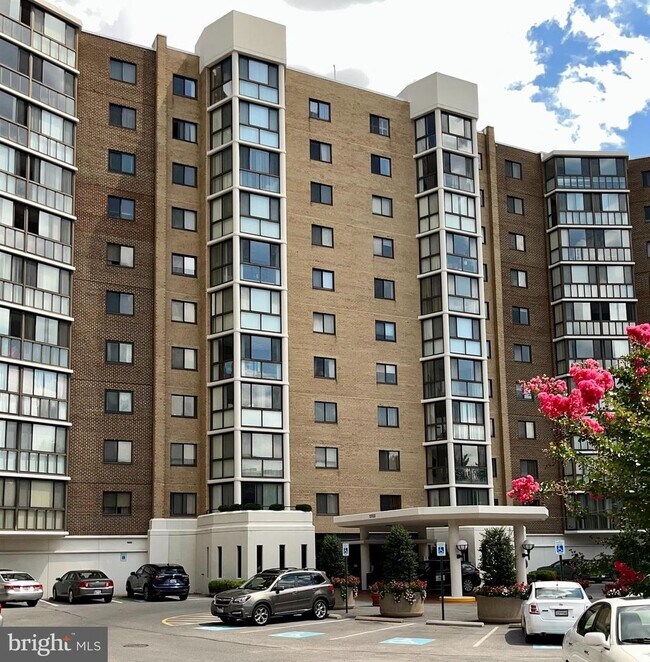 15100 Interlachen Dr Unit 620, Silver Spring, MD 20906 Room for Rent