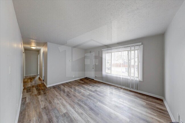 Foto del edificio - 3621 Beasley Dr