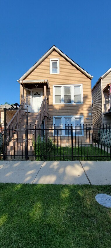 Primary Photo - 4605 S Talman Ave