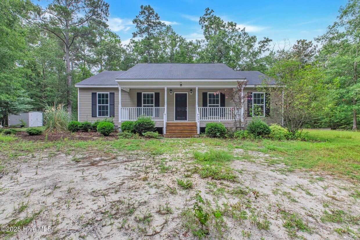 Primary Photo - 394 White Sand Rd